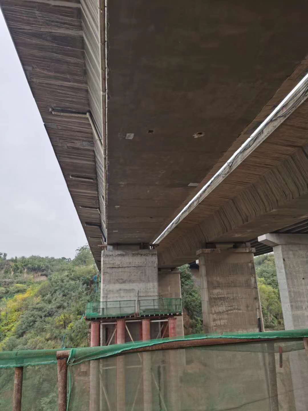 秦皇岛桥梁加固前制定可行设计方案图并用对施工方法